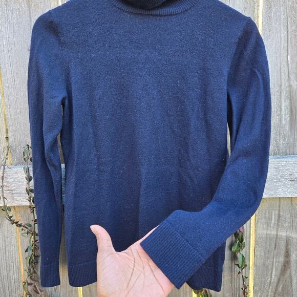 Pendleton Womens 100% Merino Wool Turtleneck Sweater L Navy Blue Quiet Luxury - Picture 3 of 8